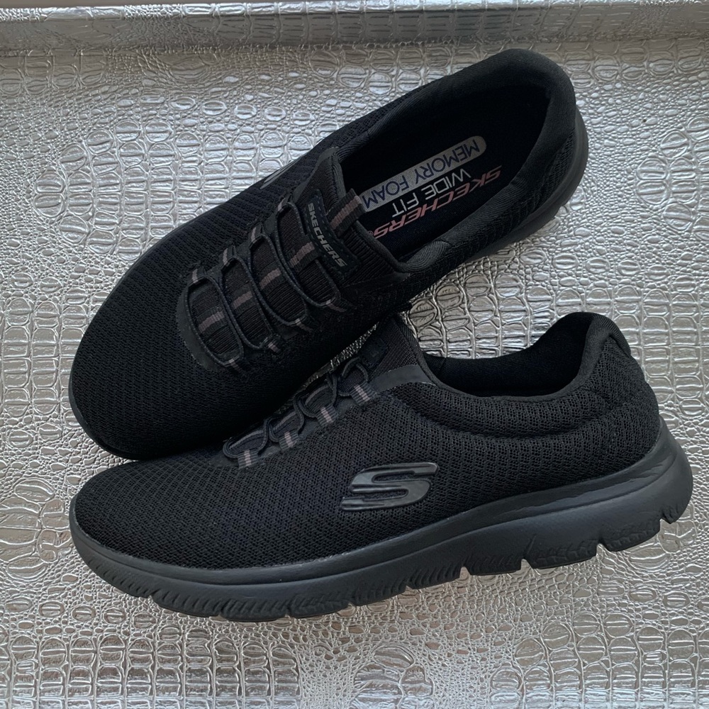New Skechers memory foam size 7 black